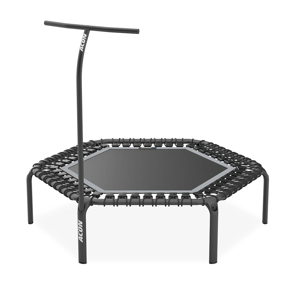 Svart handtag för ACON FIT Trampolin fäst vid Hexagon FIT Trampolin