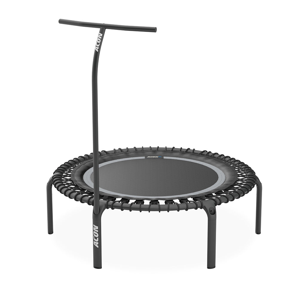 Svart handtag för ACON FIT Trampolin fäst vid Round FIT Trampolin