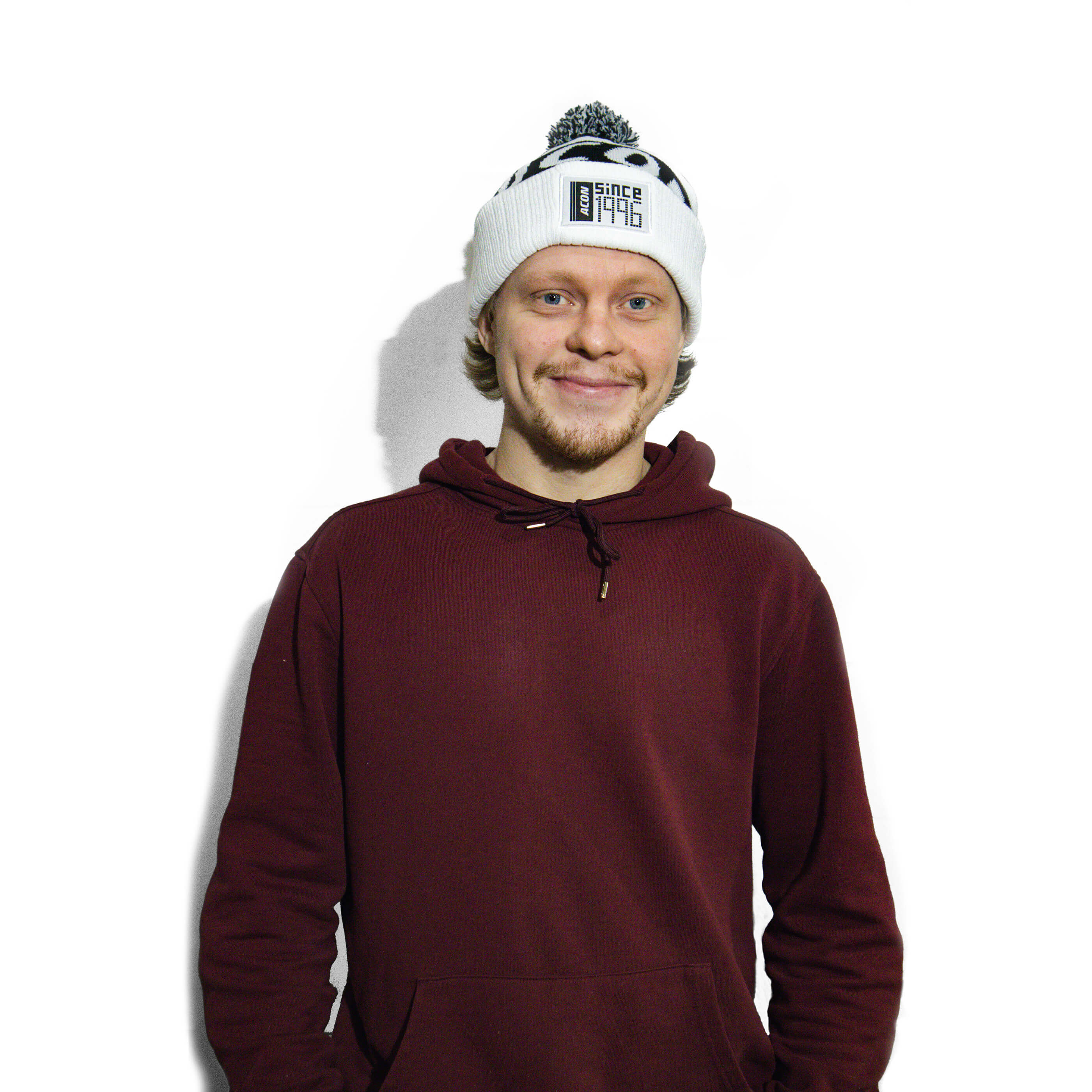 Studiobild på pojke med en Acon Blk/Whi Beanie.